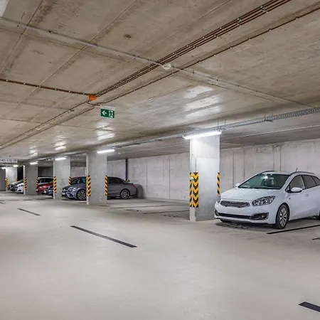 Lägenhet Modern Oasis In Bratislava's Heaven *