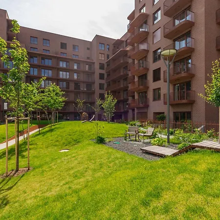 Modern Oasis In Bratislava's Heaven براتسيلافا