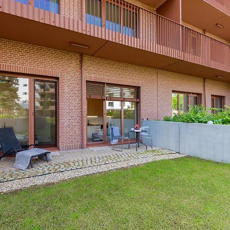 Modern Oasis In Bratislava's Heaven Apartmán *