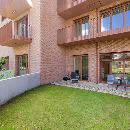 Modern Oasis In Bratislava's Heaven Apartmán *