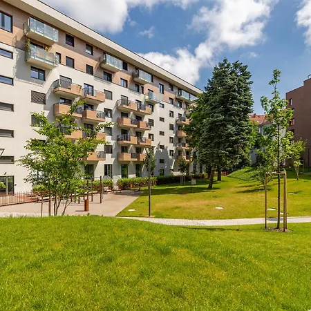 Modern Oasis In Bratislava's Heaven Daire *