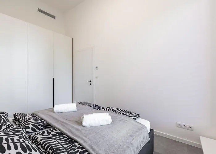 Modern Oasis In Bratislava's Heaven Apartmán